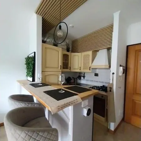 Centro Commerciale Apartment