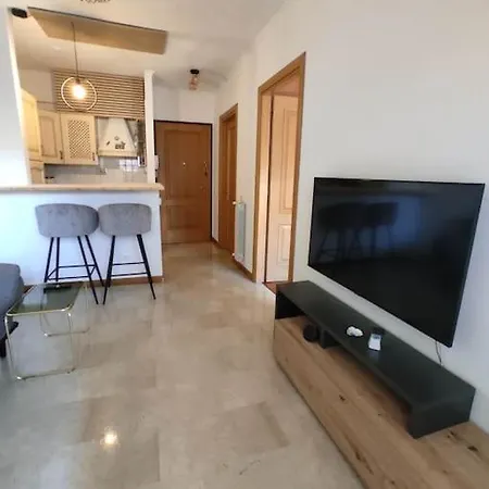 Centro Commerciale Apartment *